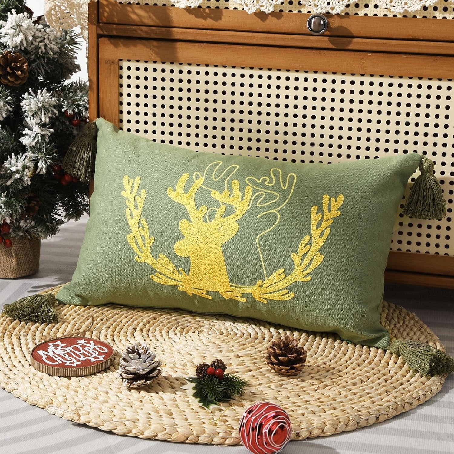 Christmas Throw Pillow Cover � 12 X 20 Inches