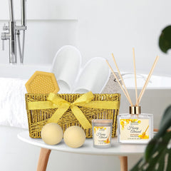 Honey Almond Luxury Bath Set � 15 Pieces