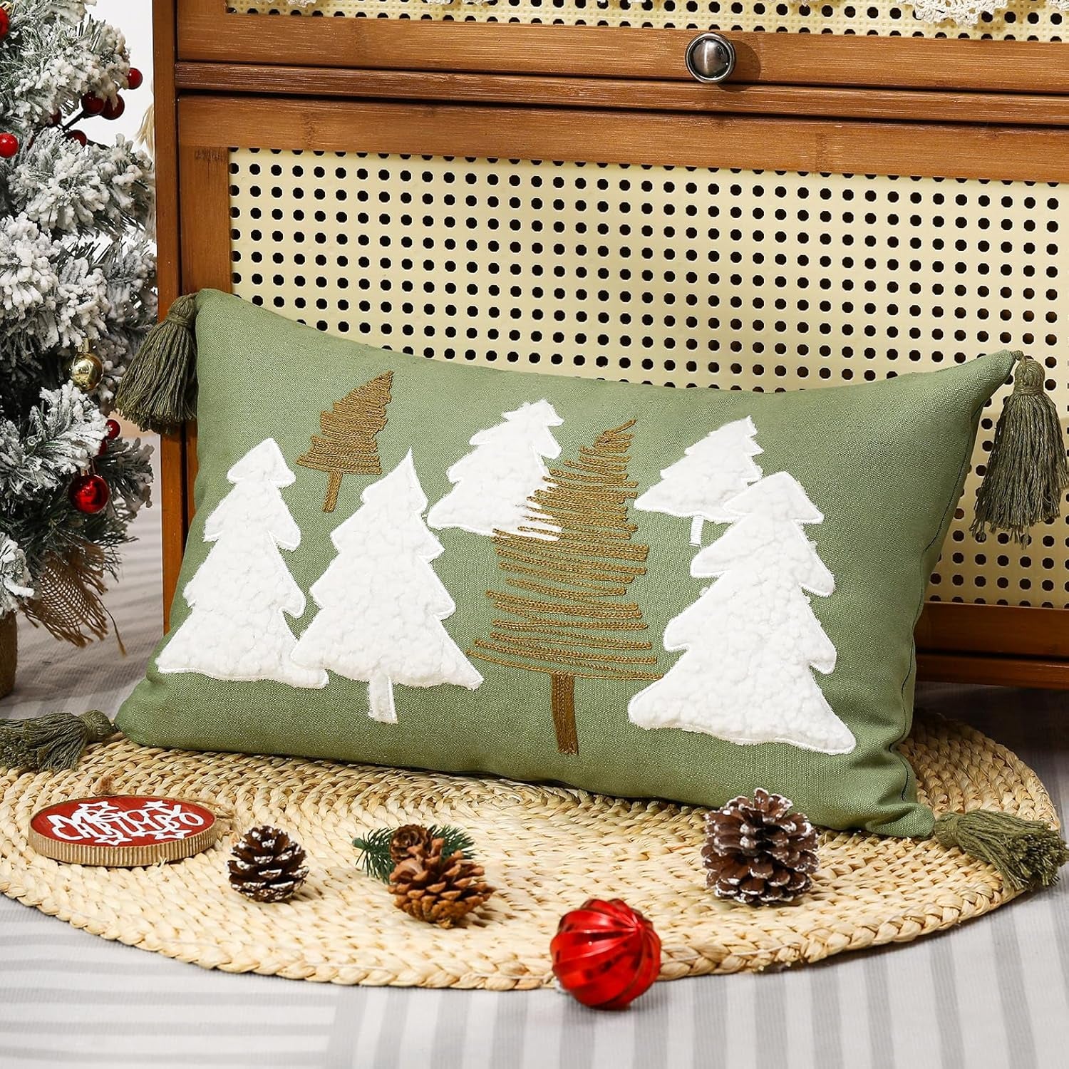 Christmas Throw Pillow Cover � 12 X 20 Inches