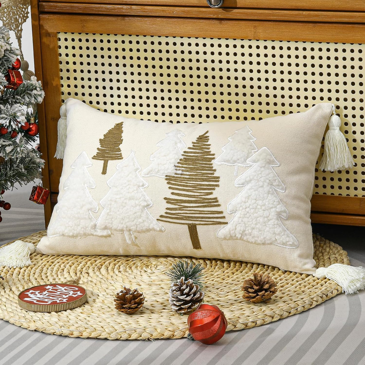 Christmas Throw Pillow Cover � 12 X 20 Inches